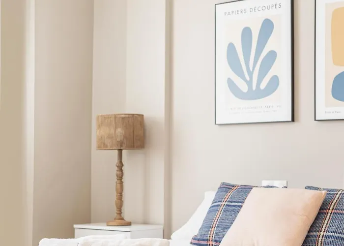 Martalia Aticos Deluxe Daire Ronda