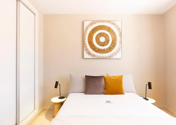 Martalia Aticos Deluxe Daire *