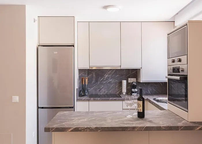 Martalia Aticos Deluxe Ронда