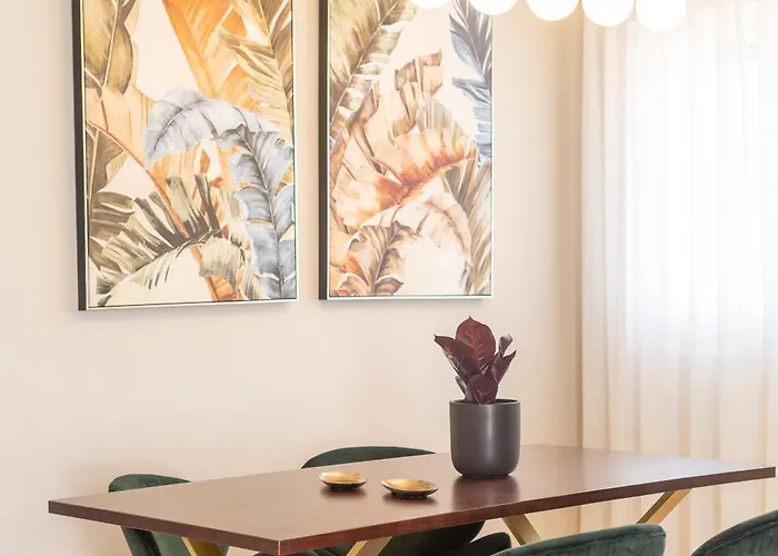 Апартаменти Martalia Aticos Deluxe *